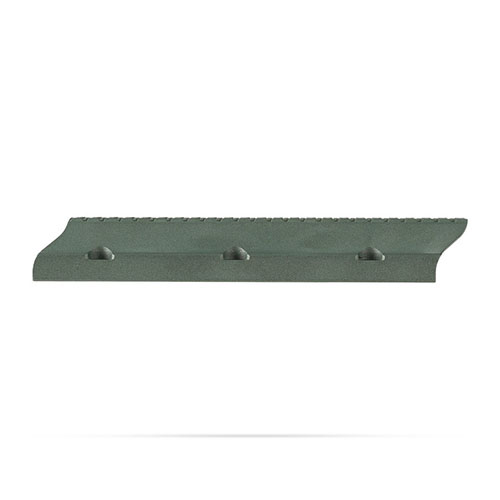 El Control Bridge de MDT se fija en la parte superior del forend, mitigando el reflejo del calor y actuando como cubierta del cañón para mejorar el control del retroceso.